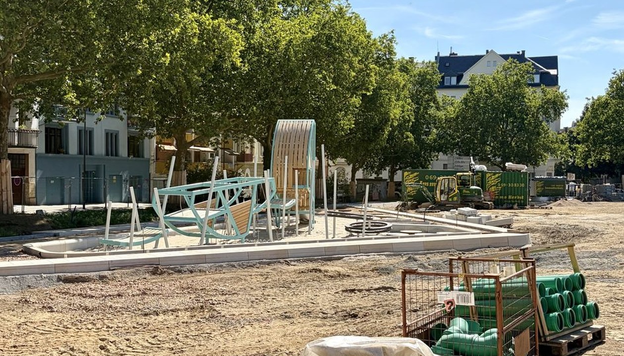 Aus Parkplatz wird Park: Elsässer Park in Wiesbaden nähert sich der Fertigstellung Aus Parkplatz wird Park: Elsässer Park in Wiesbaden nähert sich der Fertigstellung