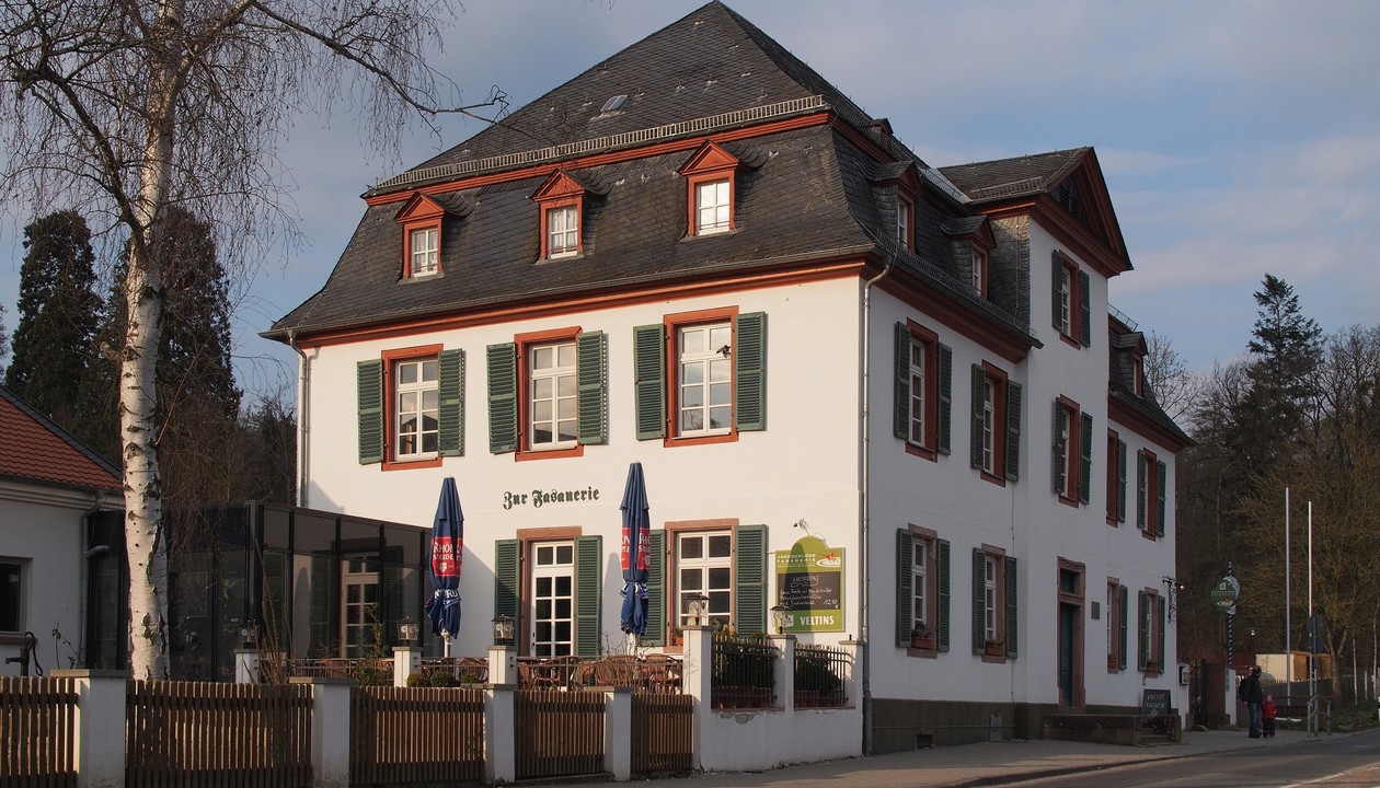 Führung in der Fasanerie widmet sich Fuchs Luchs und Wildkatze