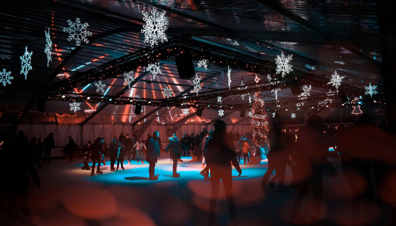 Jahresabschluss auf dem Eis: Letzte Eis-Disco 2025 in der Henkell-Kunsteisbahn