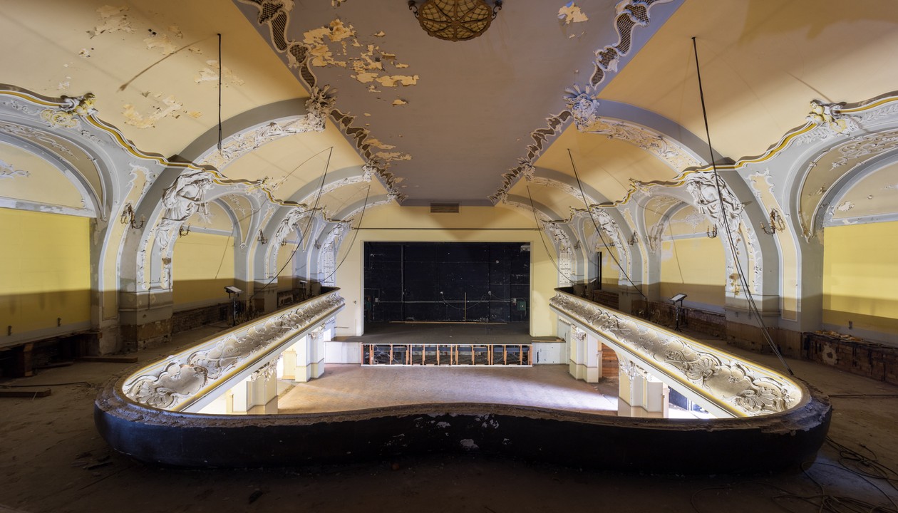 Stadtverordnete genehmigen Teilabriss und Beginn der Schadstoffsanierung an der Walhalla Stadtverordnete genehmigen Teilabriss und Beginn der Schadstoffsanierung an der Walhalla