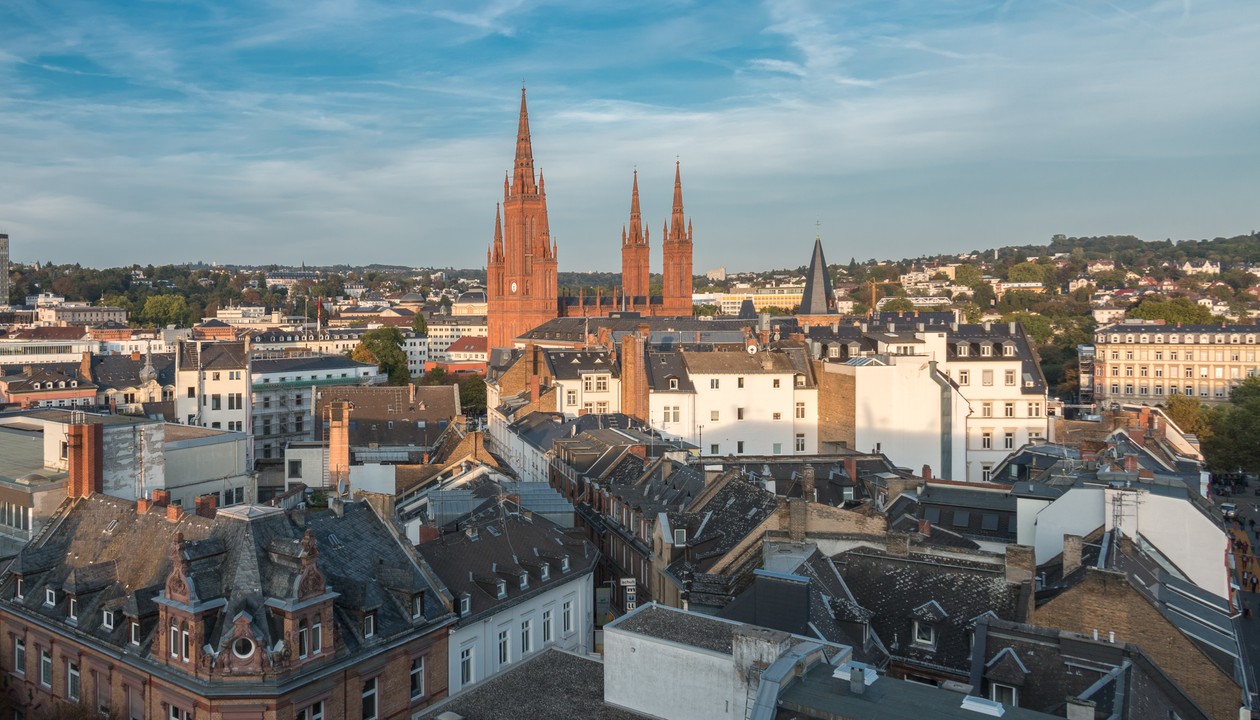 Wiesbaden führt pauschalen 5 Euro Tagestarif an Adventswochenenden ein