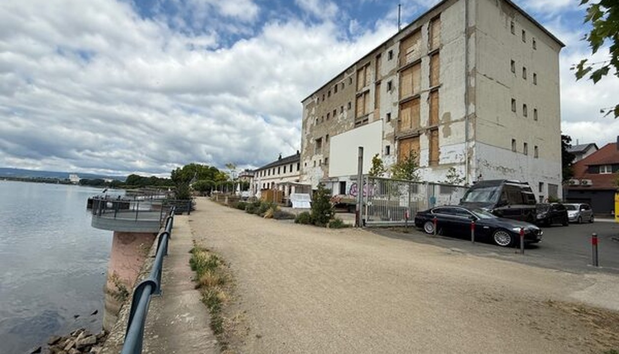 Wiesbaden verkauft historischen Zollspeicher in Biebrich an Instrumentenbauer Heckel Wiesbaden verkauft historischen Zollspeicher in Biebrich an Instrumentenbauer Heckel